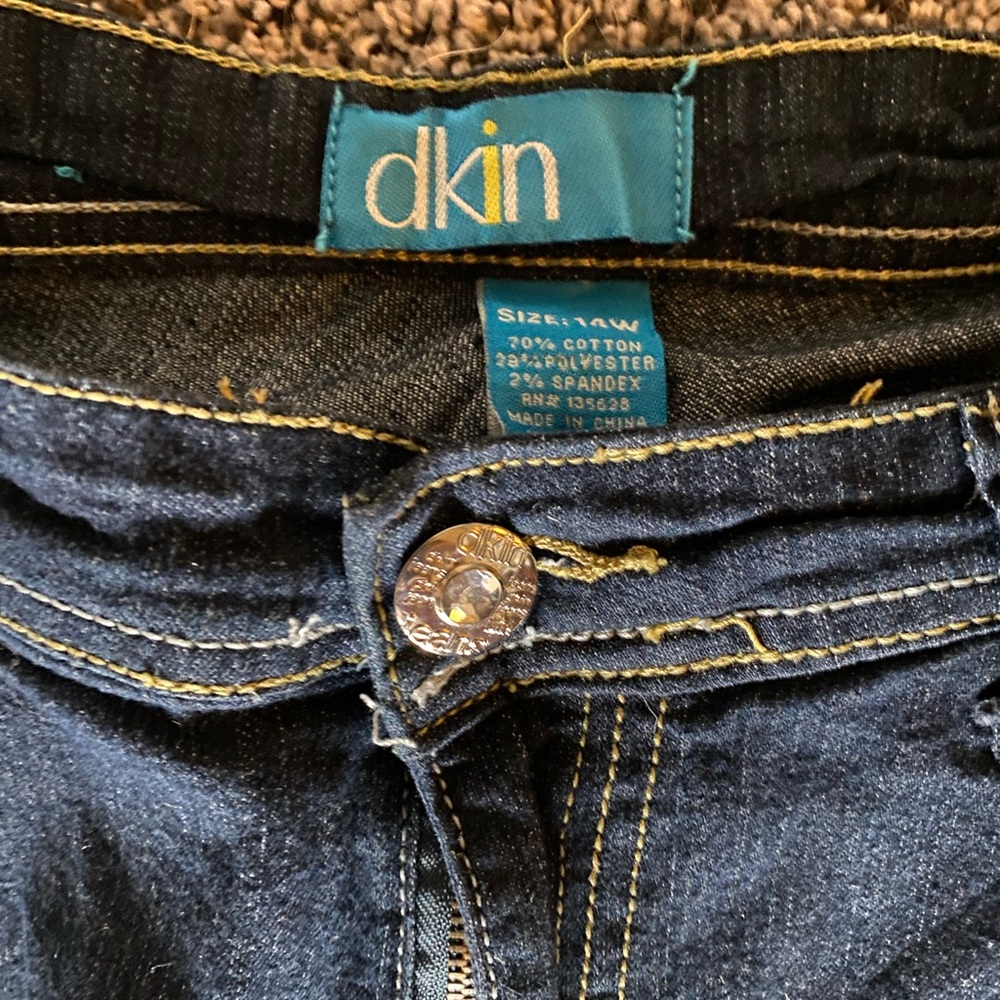 DKIN 14W Stretch Jeans Capri Dark Blue Stretch Denim Embellishments 14 W - Picture 3 of 7